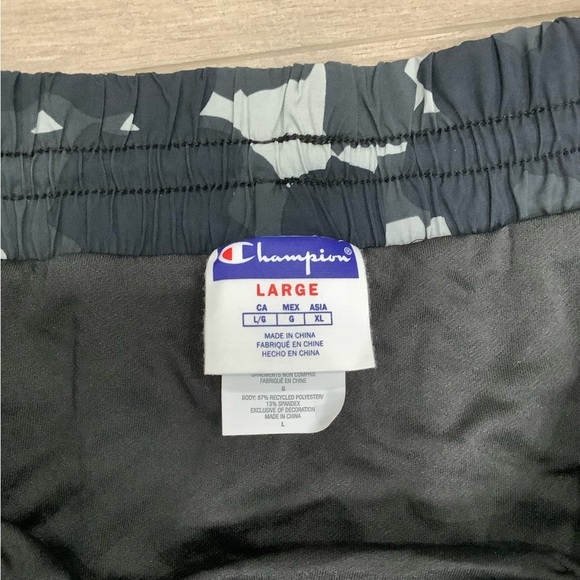 Women's Champion Large 12 - 14 Shorts Sport Camo Activewear Athletic Active New - Picture 7 of 13